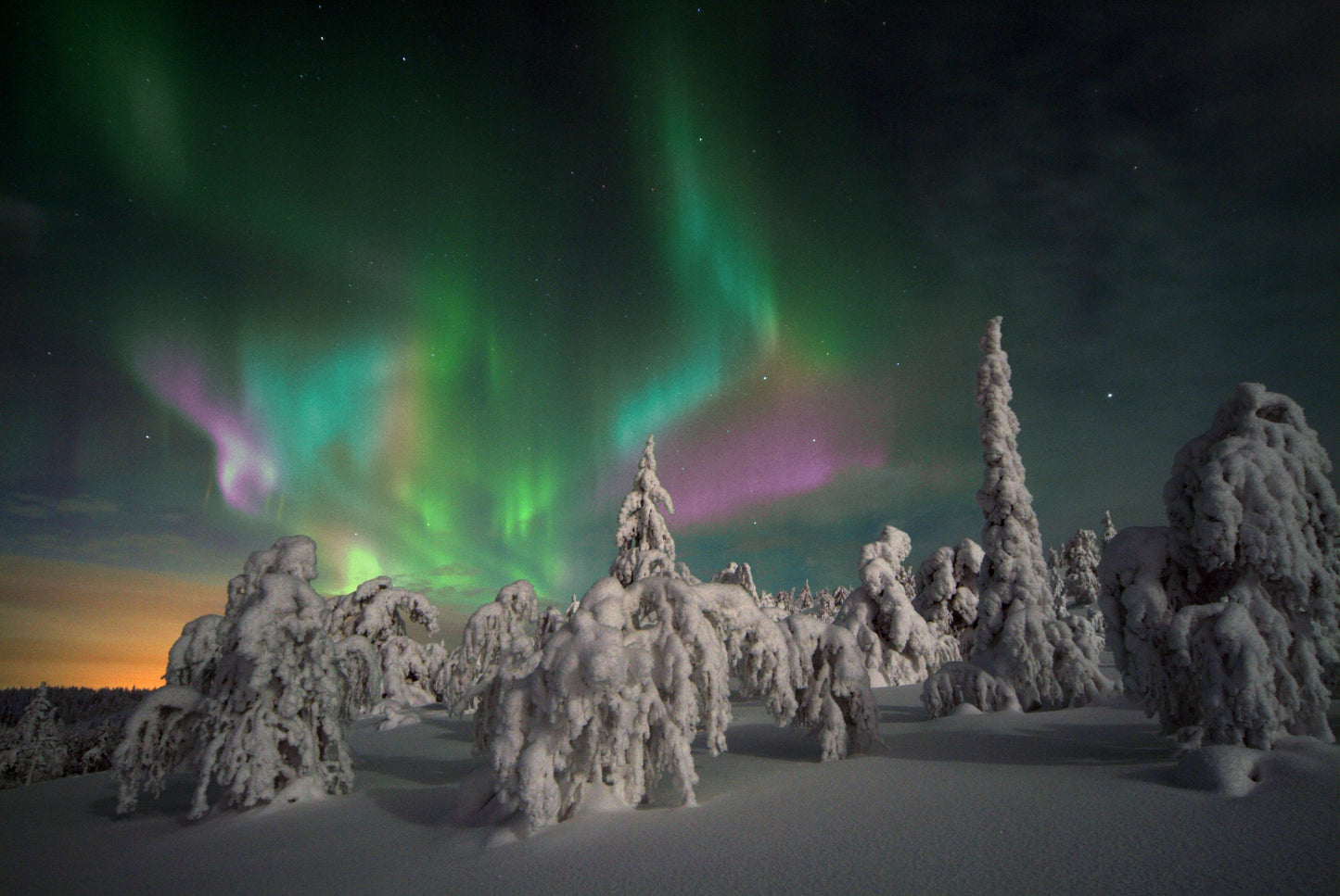 AL_11 Tombstone Northern Lights